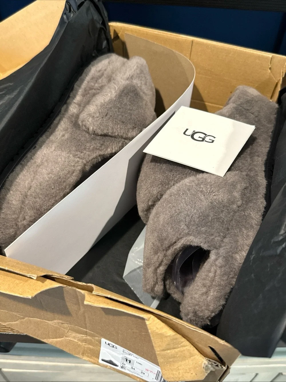 UGG Men's Fluff That Slipper Size: 11 EU: 44 Gray New